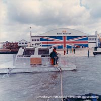 AP1-88 hovercraft number 1 - shipping the superstructure